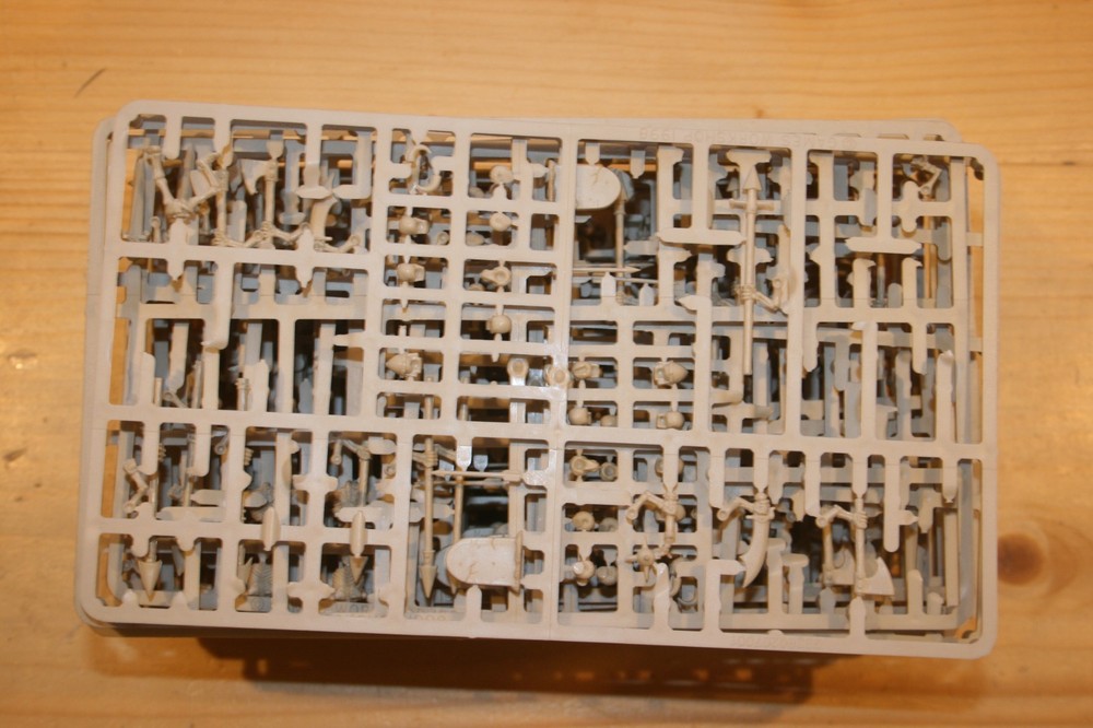 GAMES WORKSHOP CITADEL 28MM PLASTIC UNDEAD SPRUES / BITZ FOR CONVERSIONS ETC.