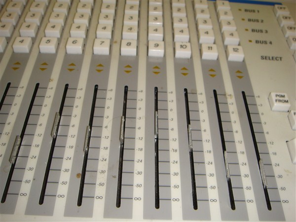 GRAHAM-PATTEN SYSTEMS D/ESAM 400 DIGITAL AUDIO MIXER WITH CONTROL PANEL -READ!!