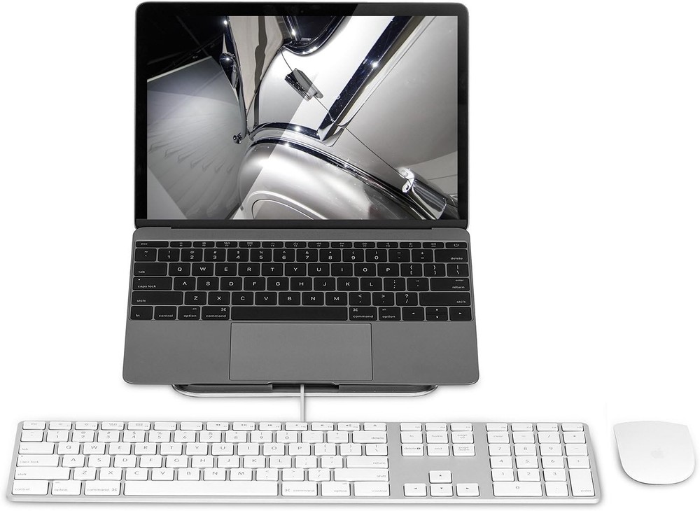 Mount-It! Tilted Laptop Riser for MacBook and iPad Pro - Ergonomic Silver
