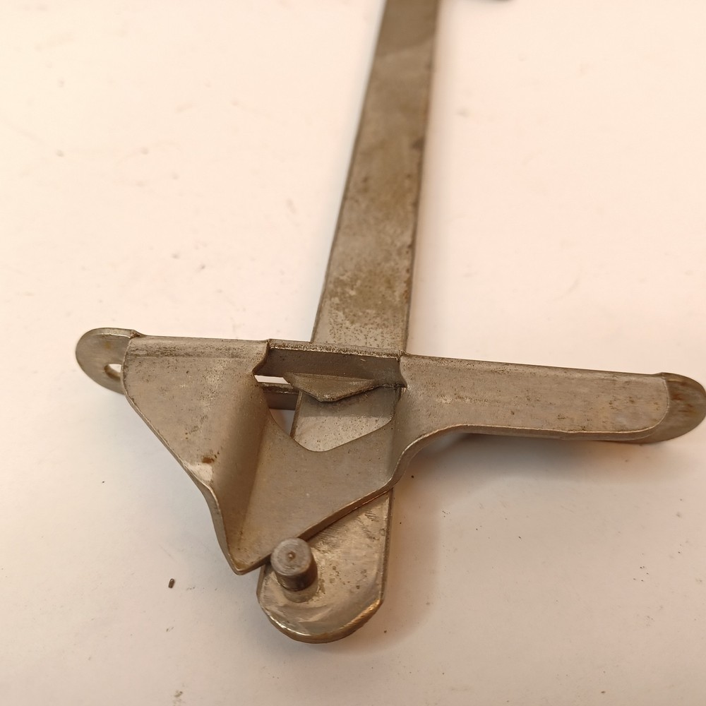 Brunswick Phonograph 210 Part Lid Support Hinge