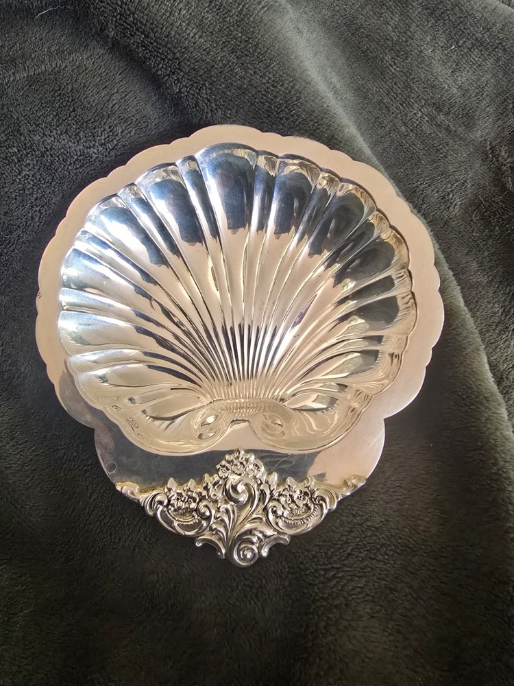 Baroque by Wallace Silver Plated Clam Shell Candy Dish