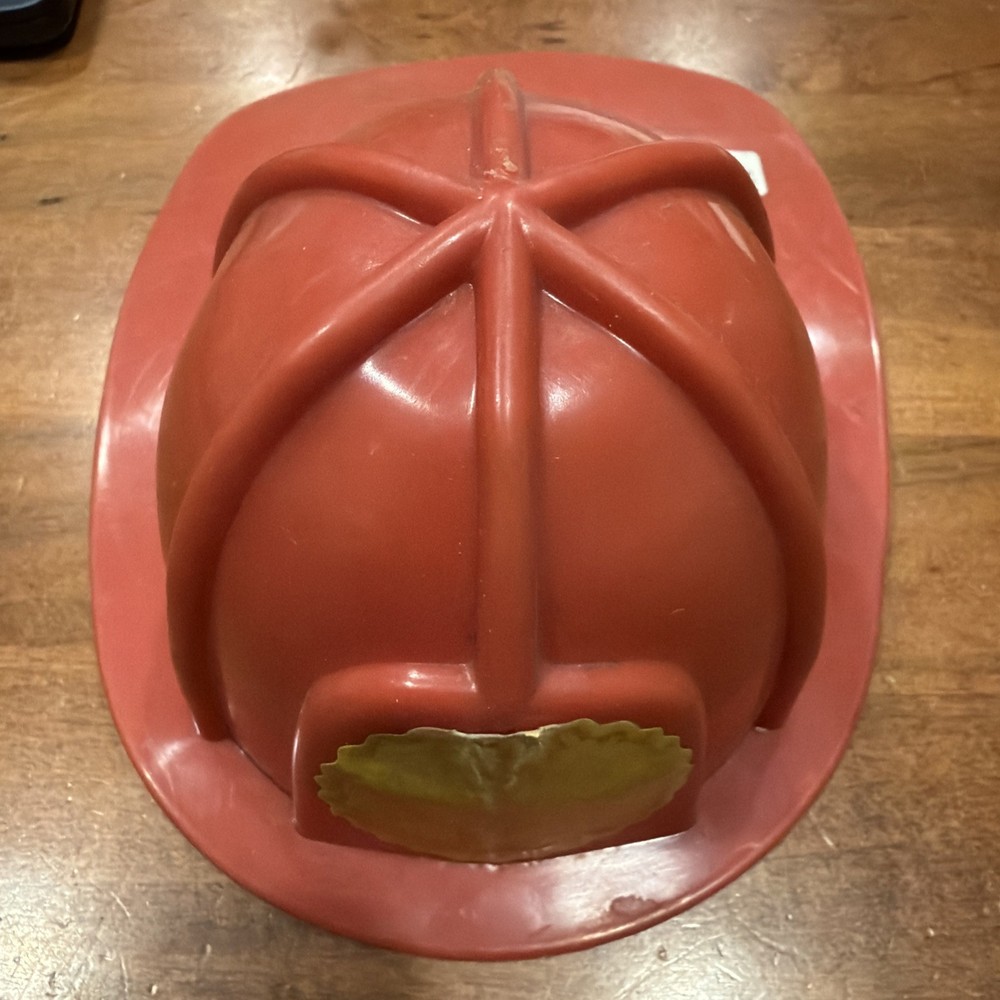 Texaco 1968 R Dakin & CO fireman Helmet