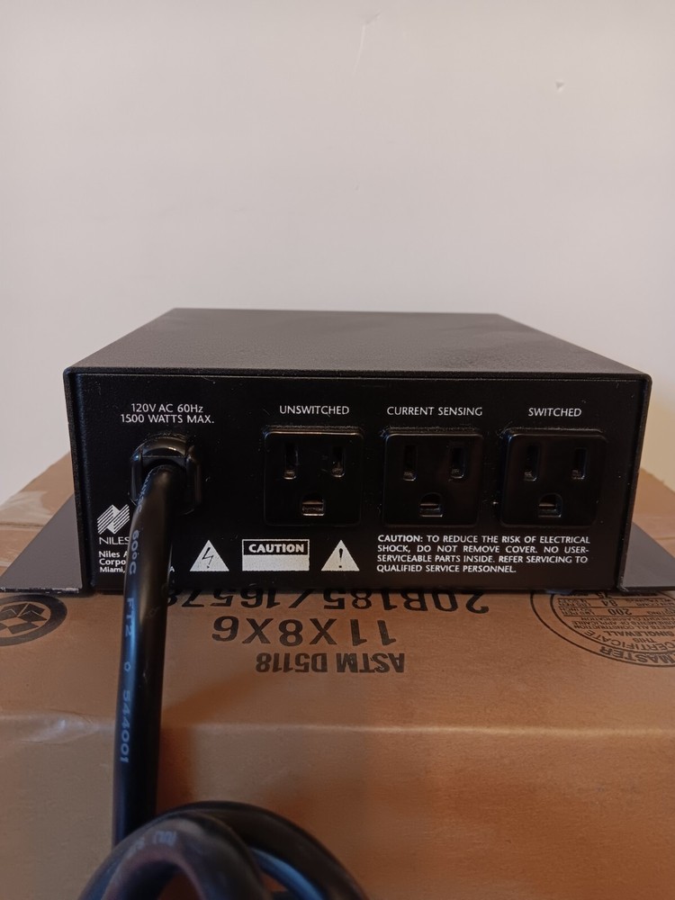 Niles Audio APC-2 Current-Sensing Outlet Switcher (NEW)