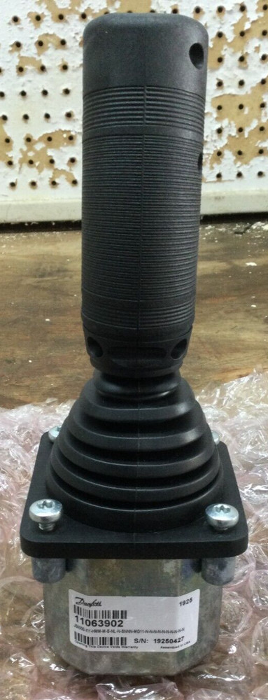 Danfoss 11063902 2-Axis J Joystick