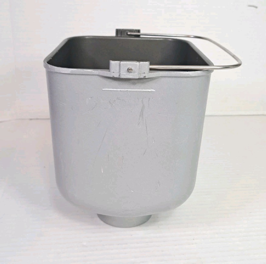 White Westinghouse Bread Maker Pan & Paddle Kneading Replacement Model WWTR444