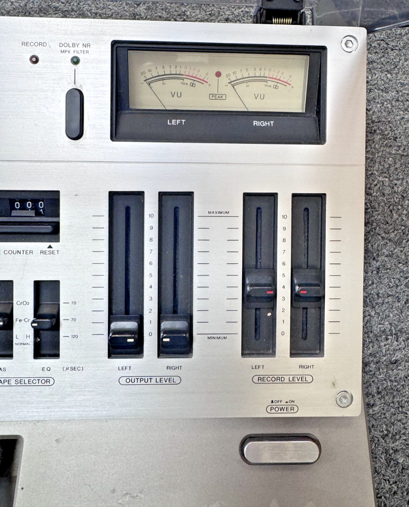 AIWA AD-1250 Solid State Cassette Deck, JAPAN, TURNS ON