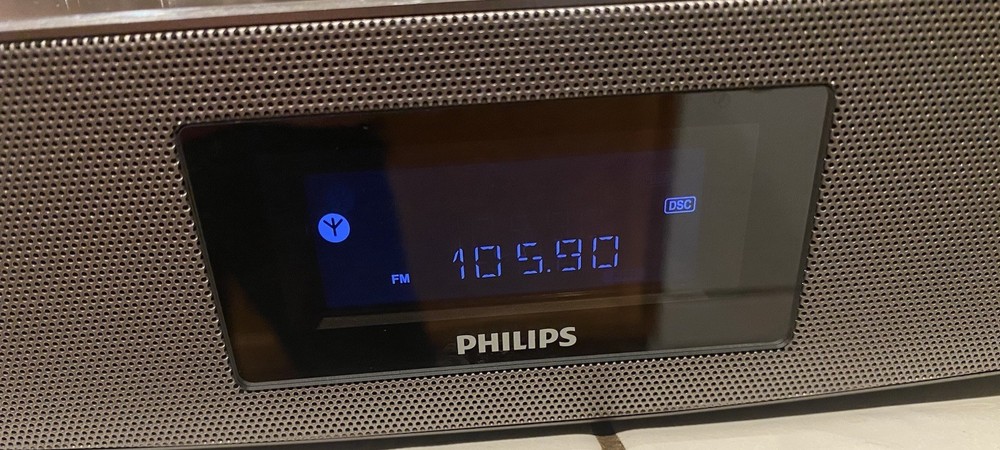 Phillips DC290B 37 Docking System 30Pin iPhone Player Charger Alarm Clock