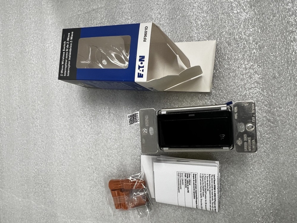Eaton RF9601DBK Eaton Z-Wave plus decorator switch