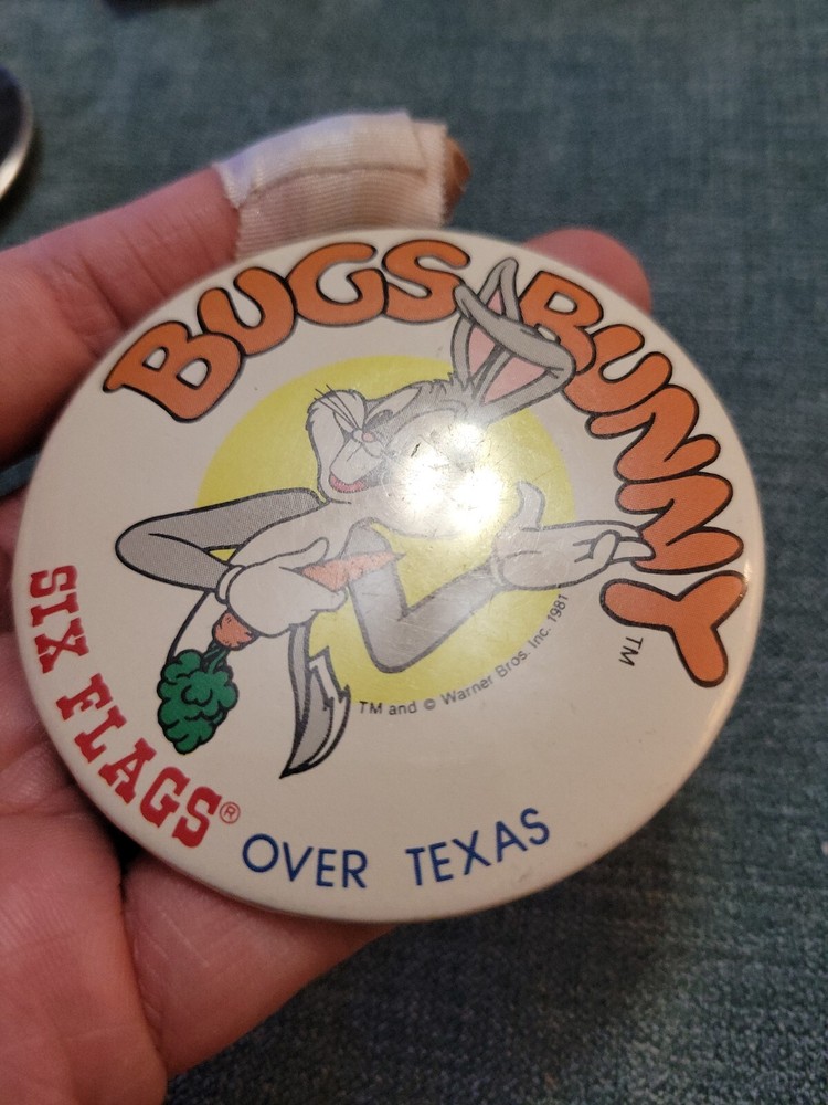 Vintage Bugs Bunny Six Flags Over Texas Pin Button