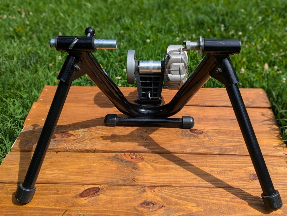 CYCLEOPS FLUID 2 Indoor Bike Trainer w/ Riser Block