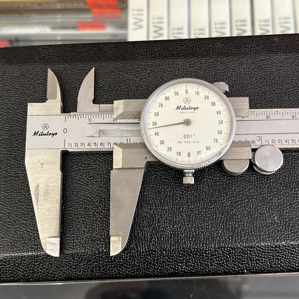 Mitutoyo dial caliper code # 505-626 In Case