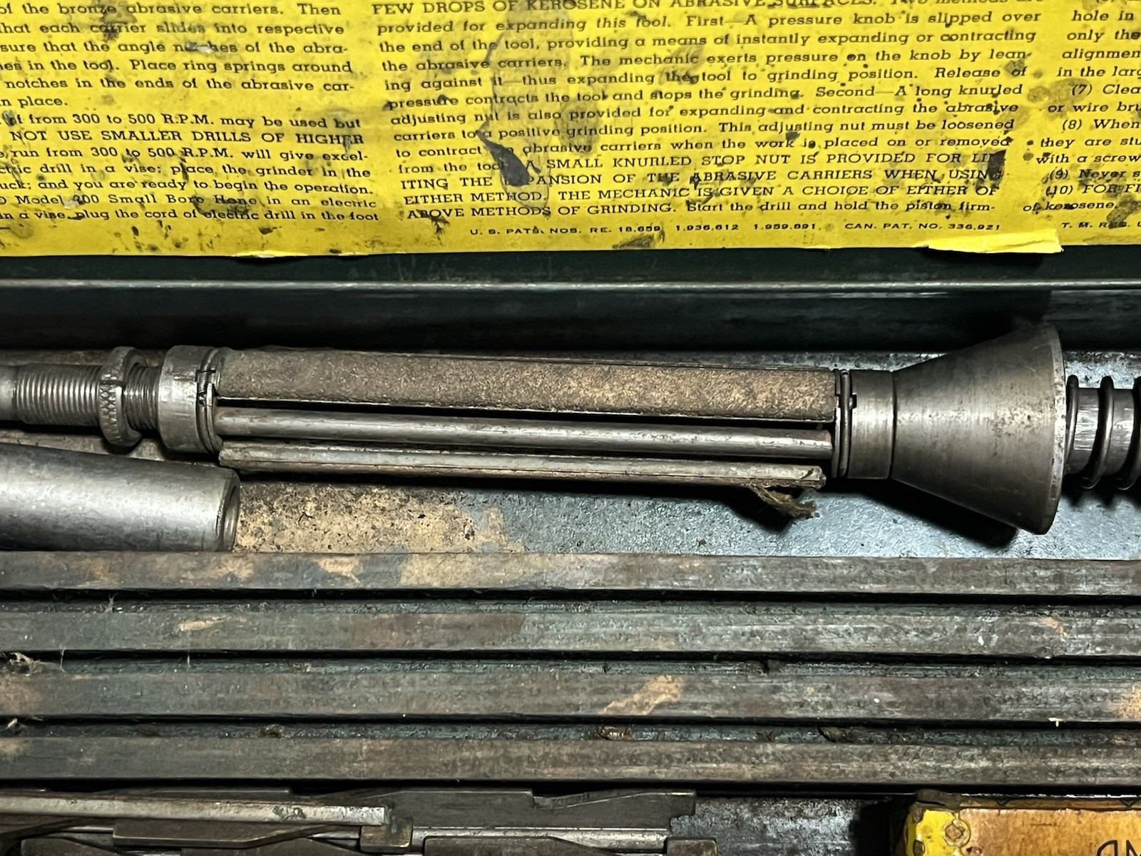 AMMCO Model 100 Vintage Small Bore Cylinder Hone Set in Box 47/64" - 1-5/16" USA