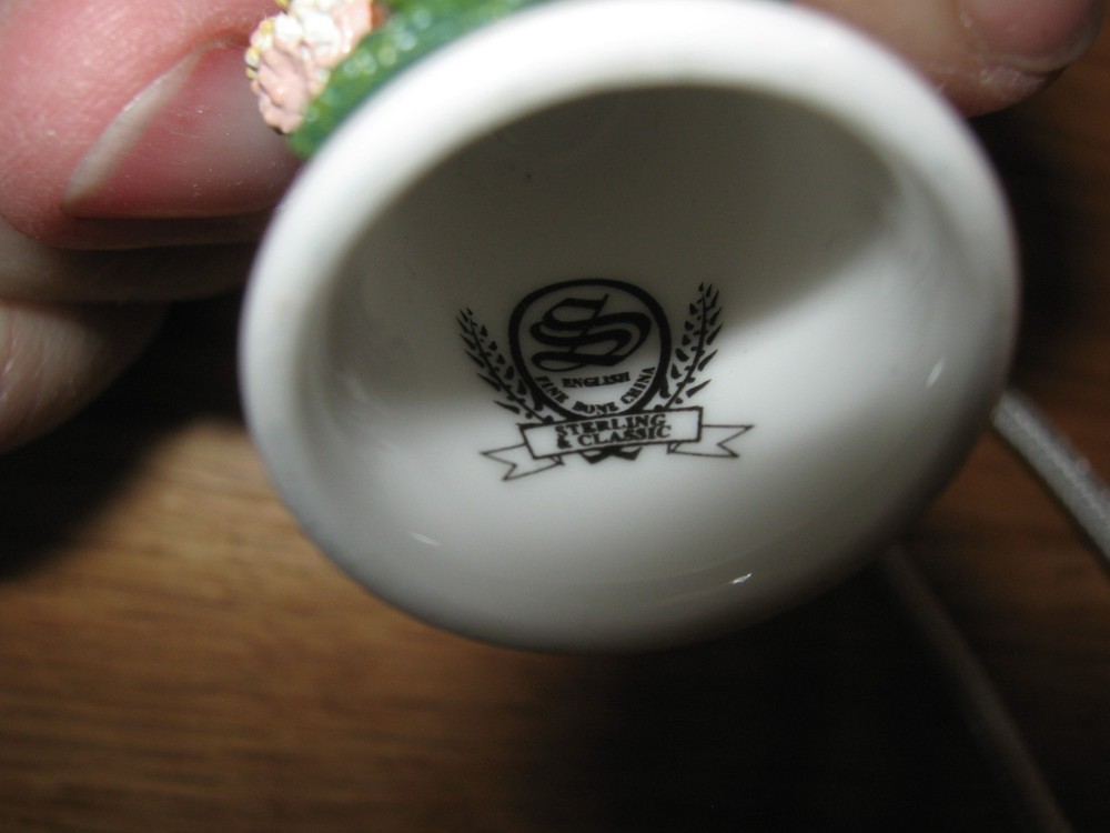 Fairy Porcelain Thimble - Sterling Classic - Excellent Condition