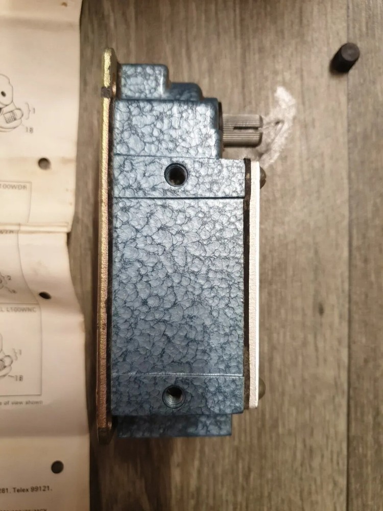 Denison LOXSWITCH L100W MTE Components Ltd IN BOX (LJ-103)
