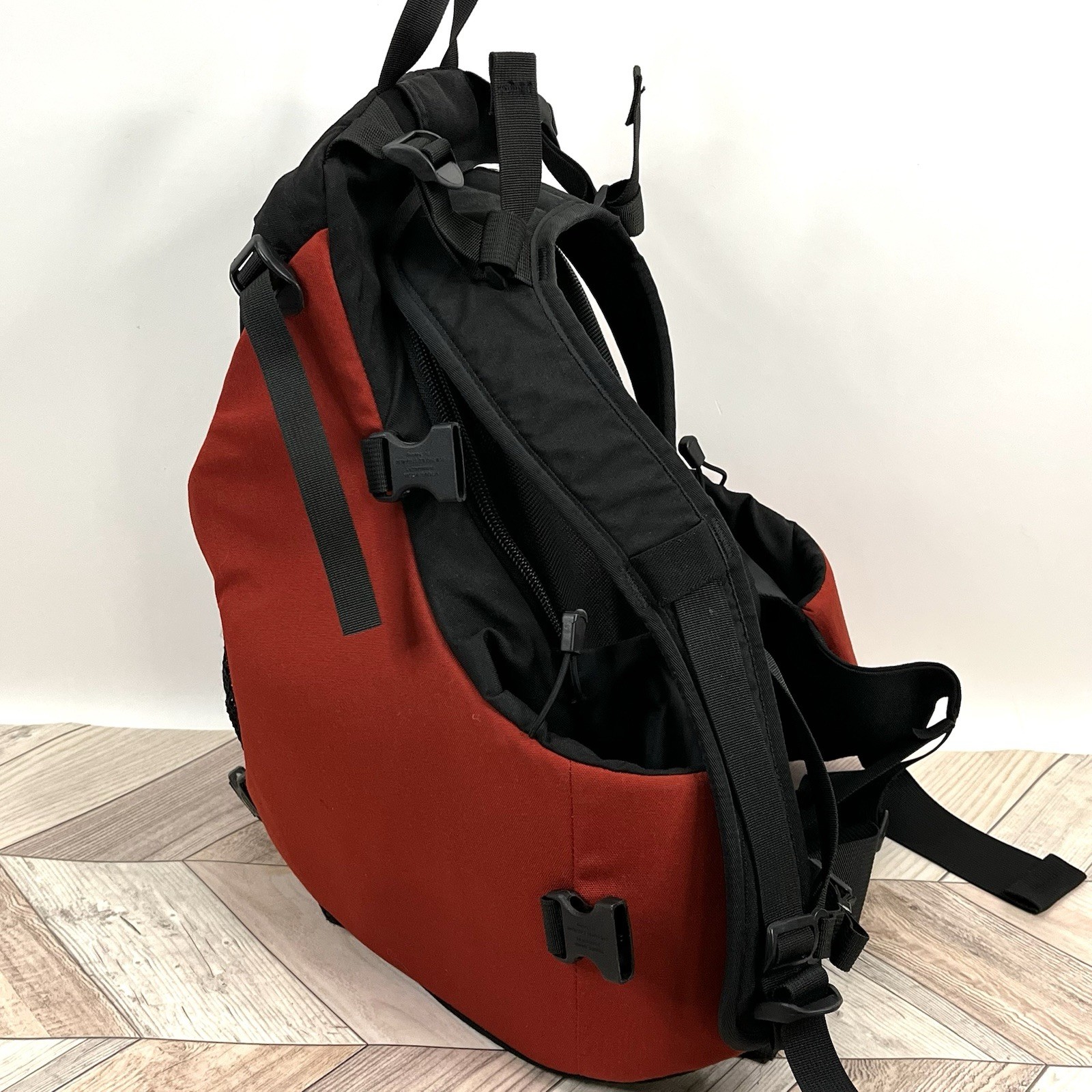 Osprey Skylark Backpack Colorado USA Orange Black Waist & Shoulder Strap Large