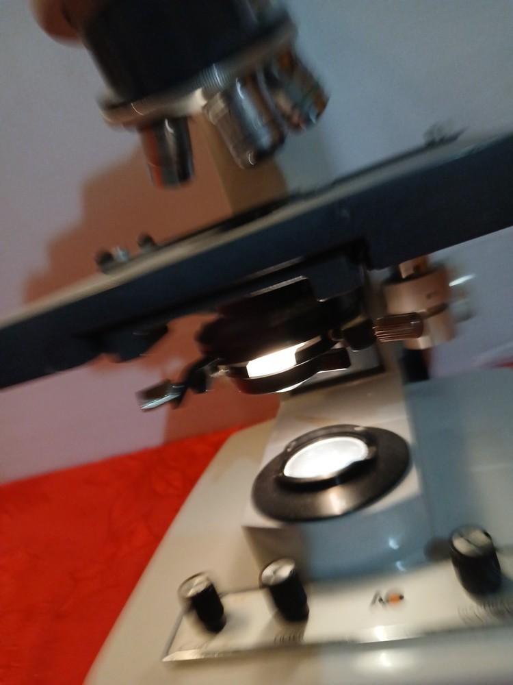 AO MicroStar One-Ten Illuminator 1130 Microscope 4 OBJECTIVES