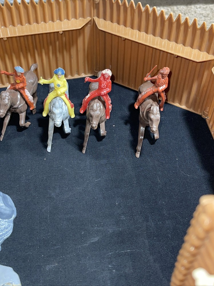 Vintage 1950-60 Marx Fort Apache Western Playset Set