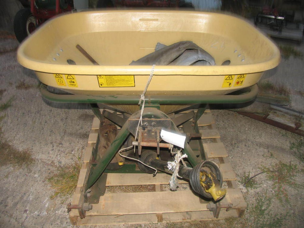 Cushman Vicon Spreader 3 point 540