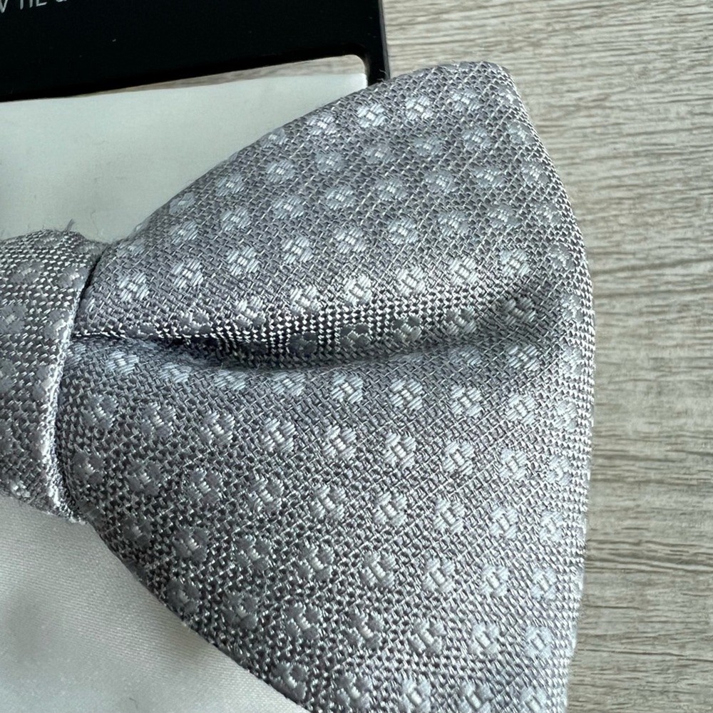 Alfani Men's Solid Texture Pocket Square and Bow Tie Gray & White