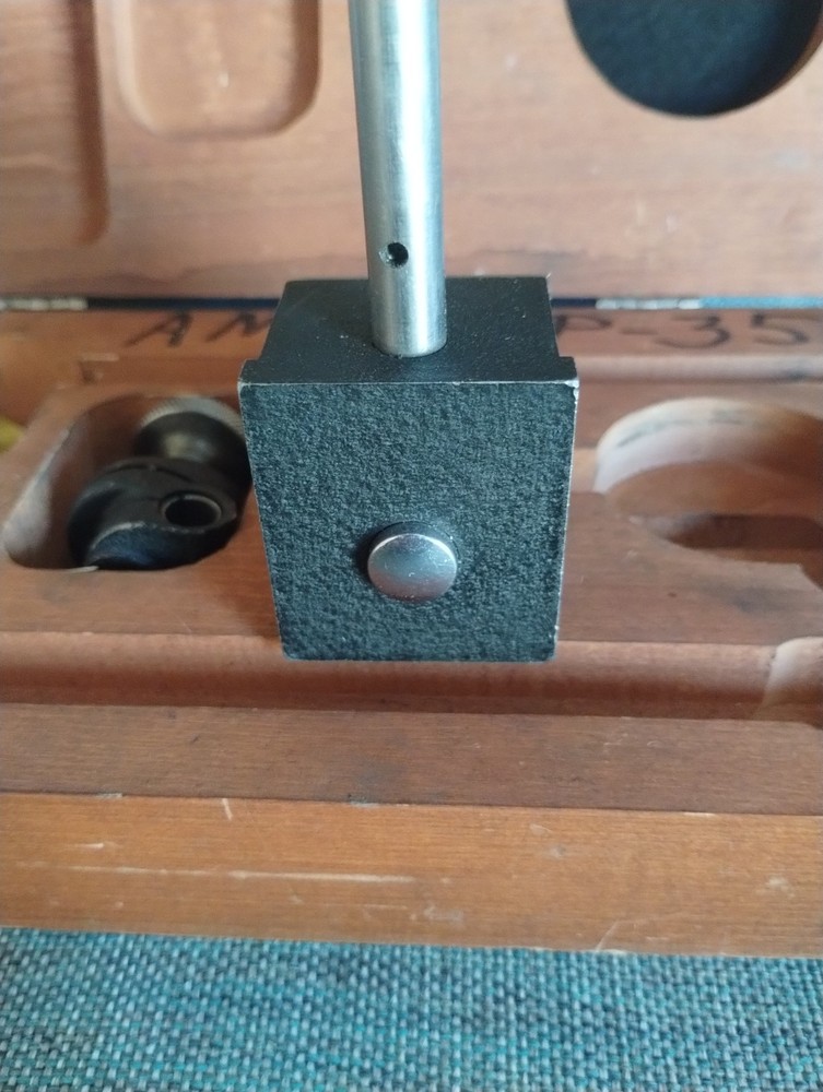 Starrett No.657 Magnetic Indicator Base