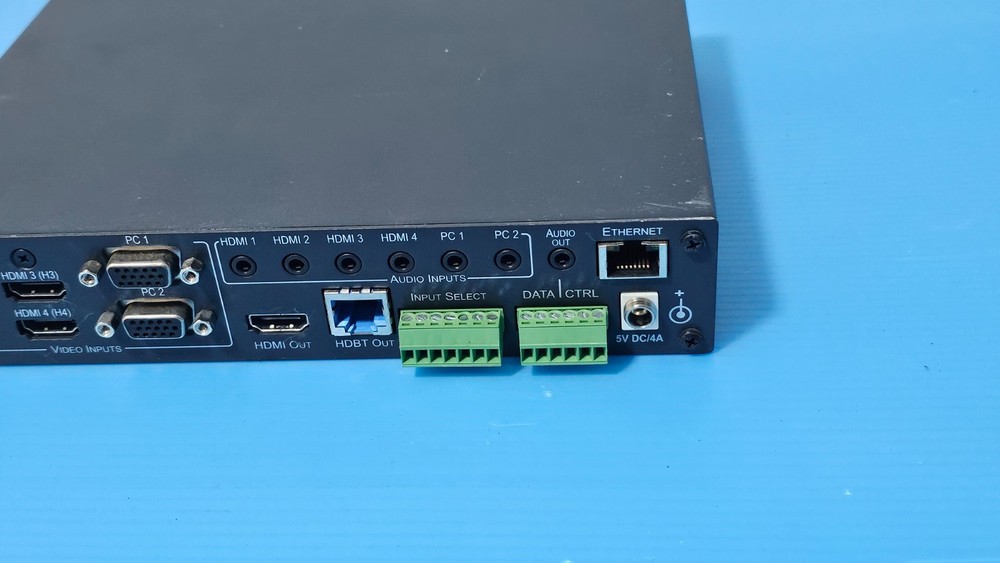 Kramer VP-440 6-Input Presentation Switcher/Scaler Used
