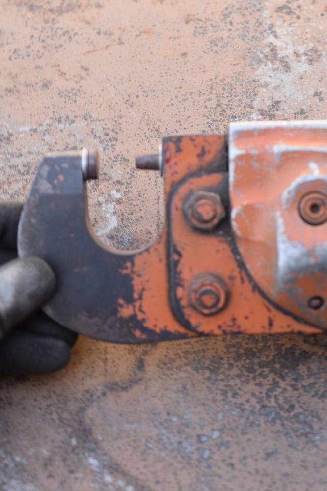 US 34-72 rivet squeezer