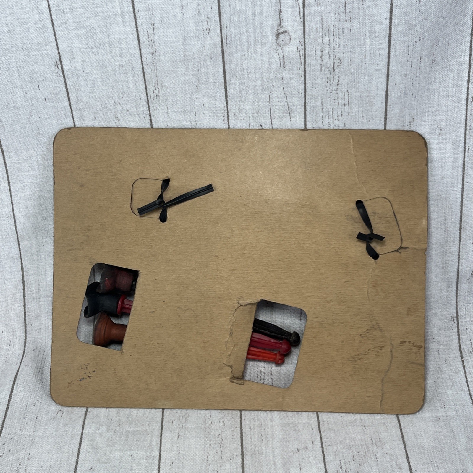 Vtg Wyandotte Toys USA Hard Plastic Red Toy Dart Gun, Darts And Packaging READ