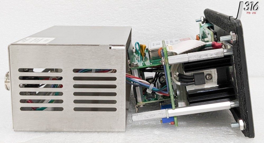 34133 NEUTRONICS OXYGEN ANALYZER, MODEL 7100 W/ SENSOR 7100E-02 7124BE-N1