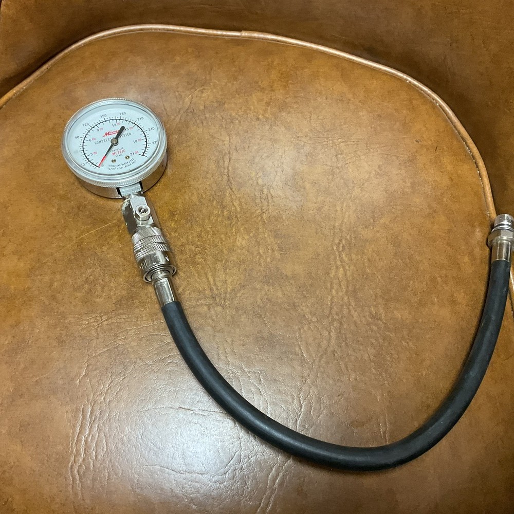 Milton Compression Tester / Hose..