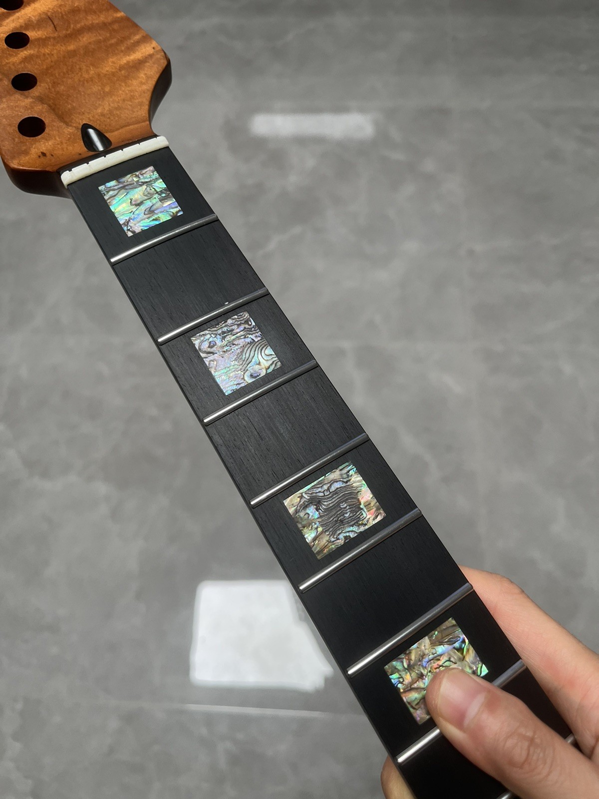 New Ebony Fingerboard Abalone shells 22Fret Satin Maple DIY Electric guit