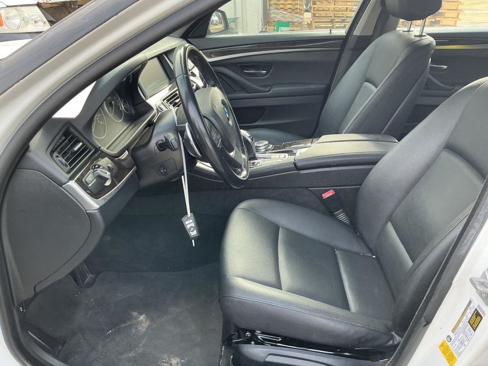 528I 2016 Glove Box 4972146