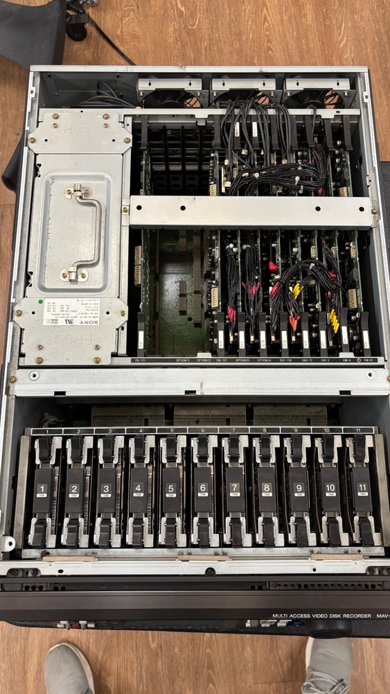 Sony MAV-777 Multi Access Video Disc Recorder, good condition, fully functional