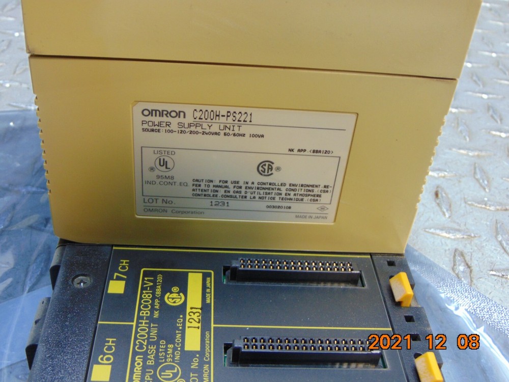 OMRON C200H-PS221 POWER SUPPLY with C200H-BC081-V1 CPU BASE UNIT (untested)