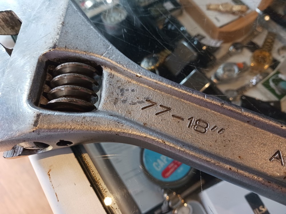 Irega 77-18" (450mm) Adjustable Wrench Chrome