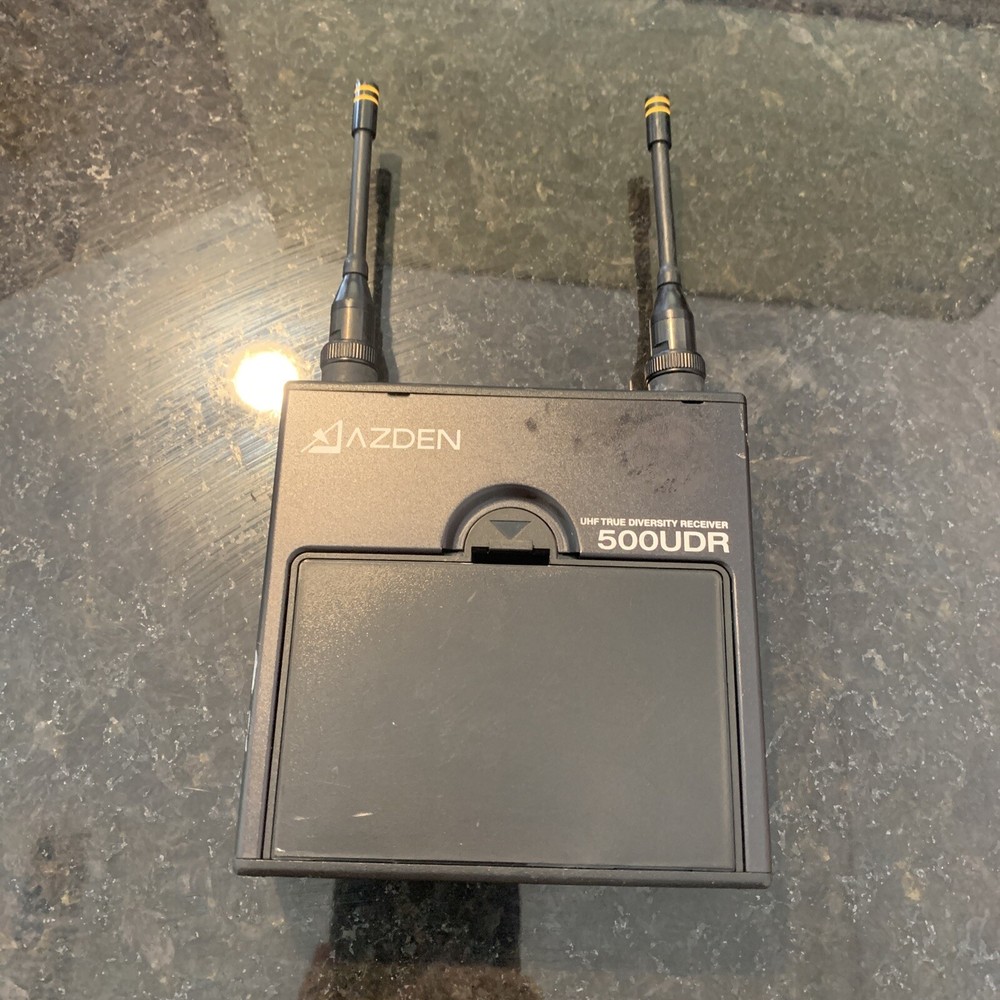 Azden 500UDR UHF True Diversity Receiver: Untested
