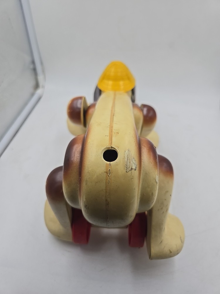 Vintage Sherlock Holmes Hasboro Digger Walking Dog Pull String Toy