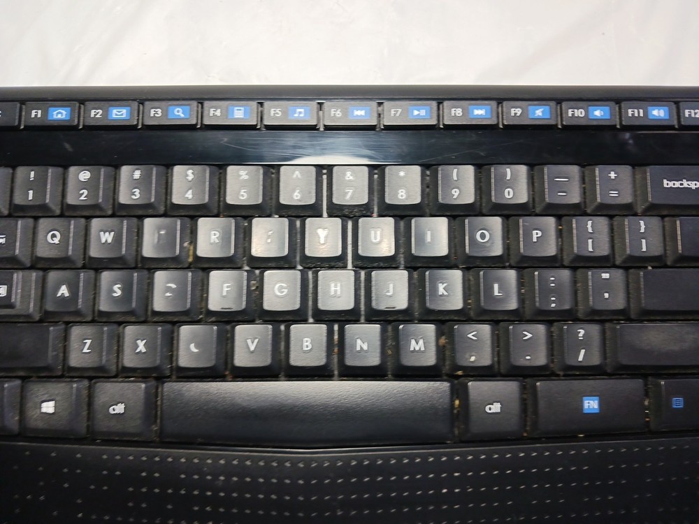Logitech MK345 Wireless Keyboard (No Dongle) Untested