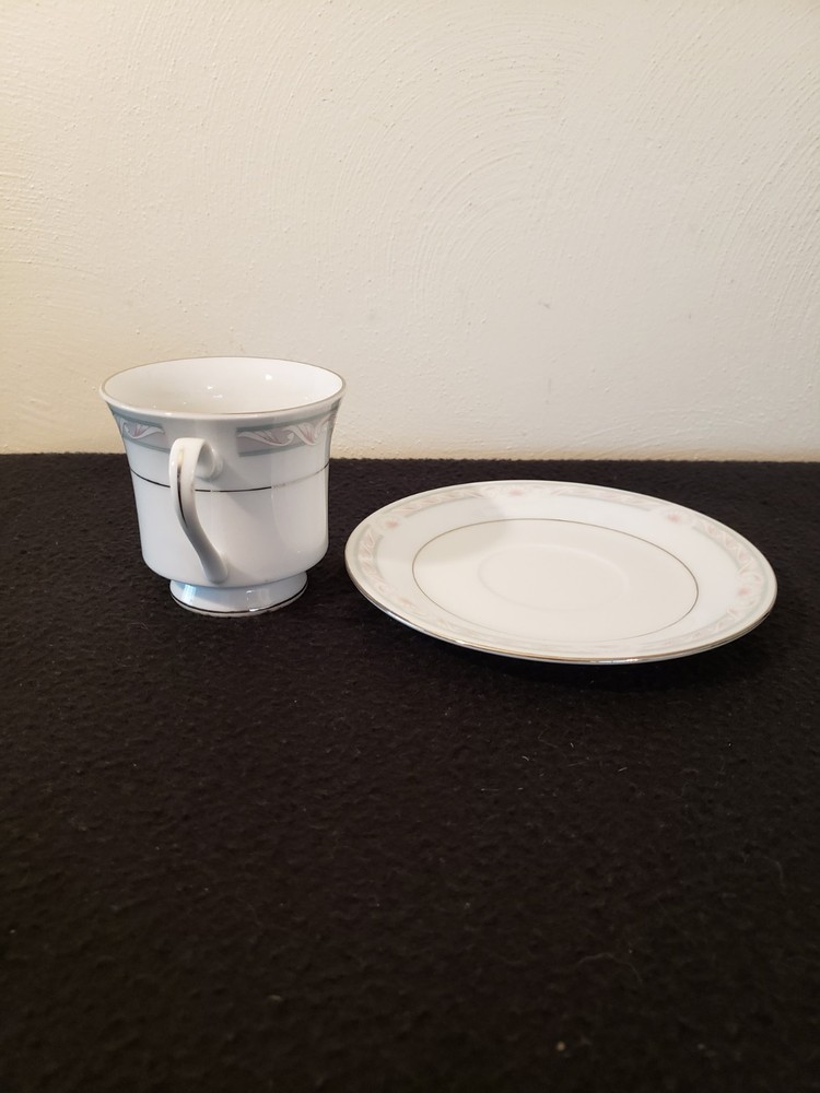 CROWN MING FINE CHINA 5PC. DINNERWARE PLACE SETTING "COQUILLE" PATTERN