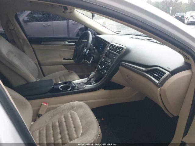 FUSION 2013 Glove Box 4856945