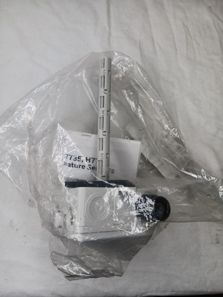 Honeywell H77 Series Humidity & Temperature Sensor H7735B2018