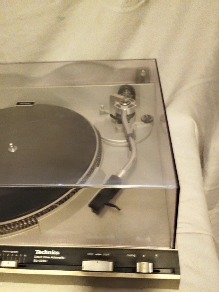 Technics SL-3350 Turntable