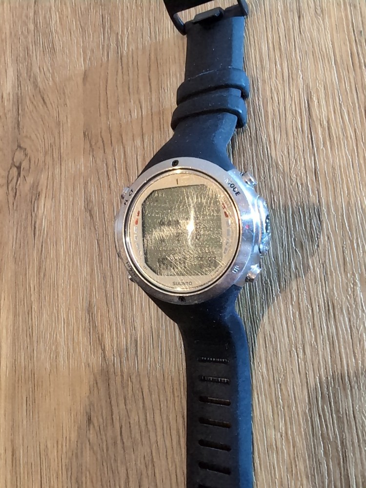 Suunto D6 Dive Computer with USB cable