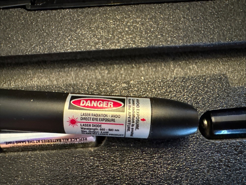 Infiniter 100 Red Laser Pointer With Case Has “Computer Cache”etched In Side