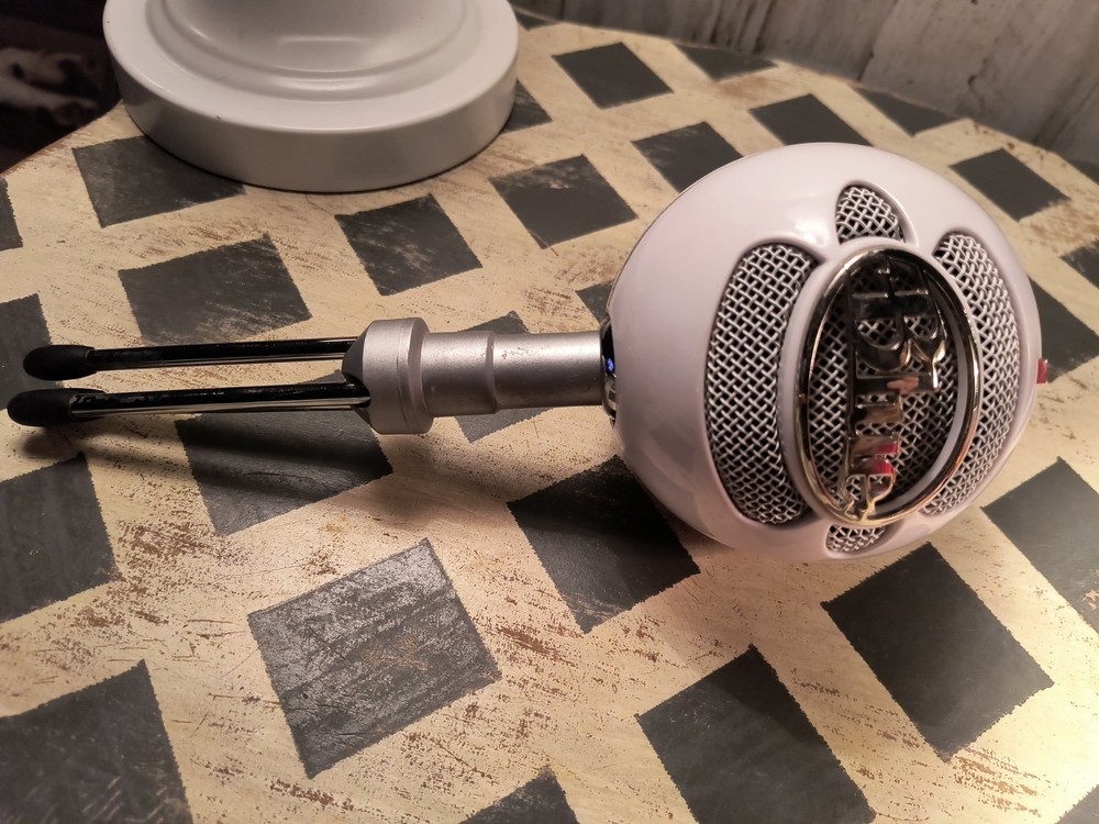 Blue Snowball iCE USB Microphone White Adjustable Stand/Mount