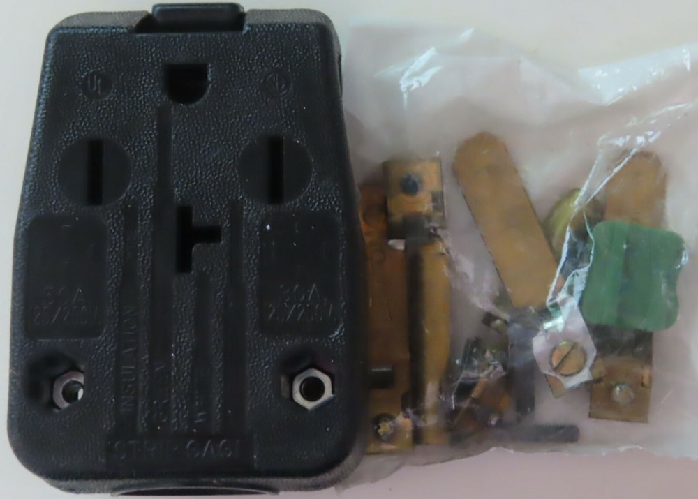 LEVITON 30A ANGLE PLUG 275