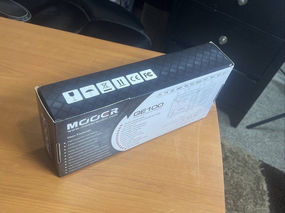 MOOER GE100 Digital Guitar Multi-Effects Processor Pedal Looper 66 Effects