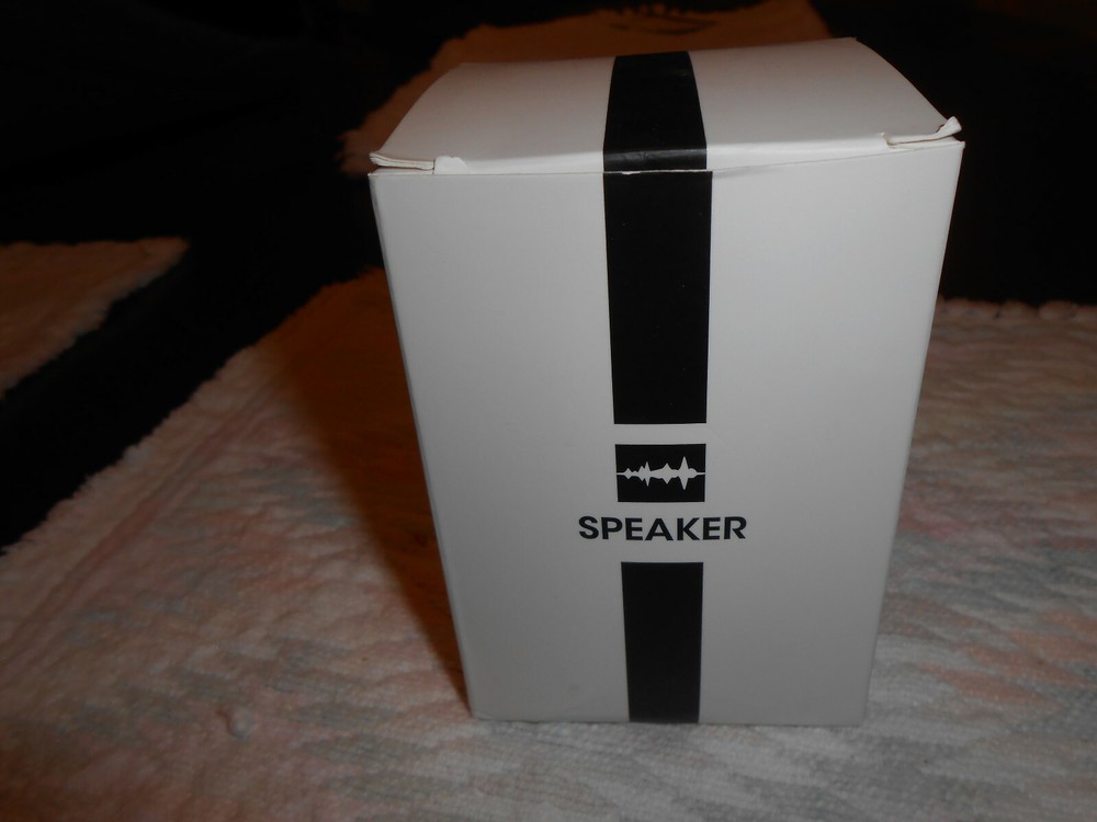 Pluto Portable Bluetooth Speaker-Red