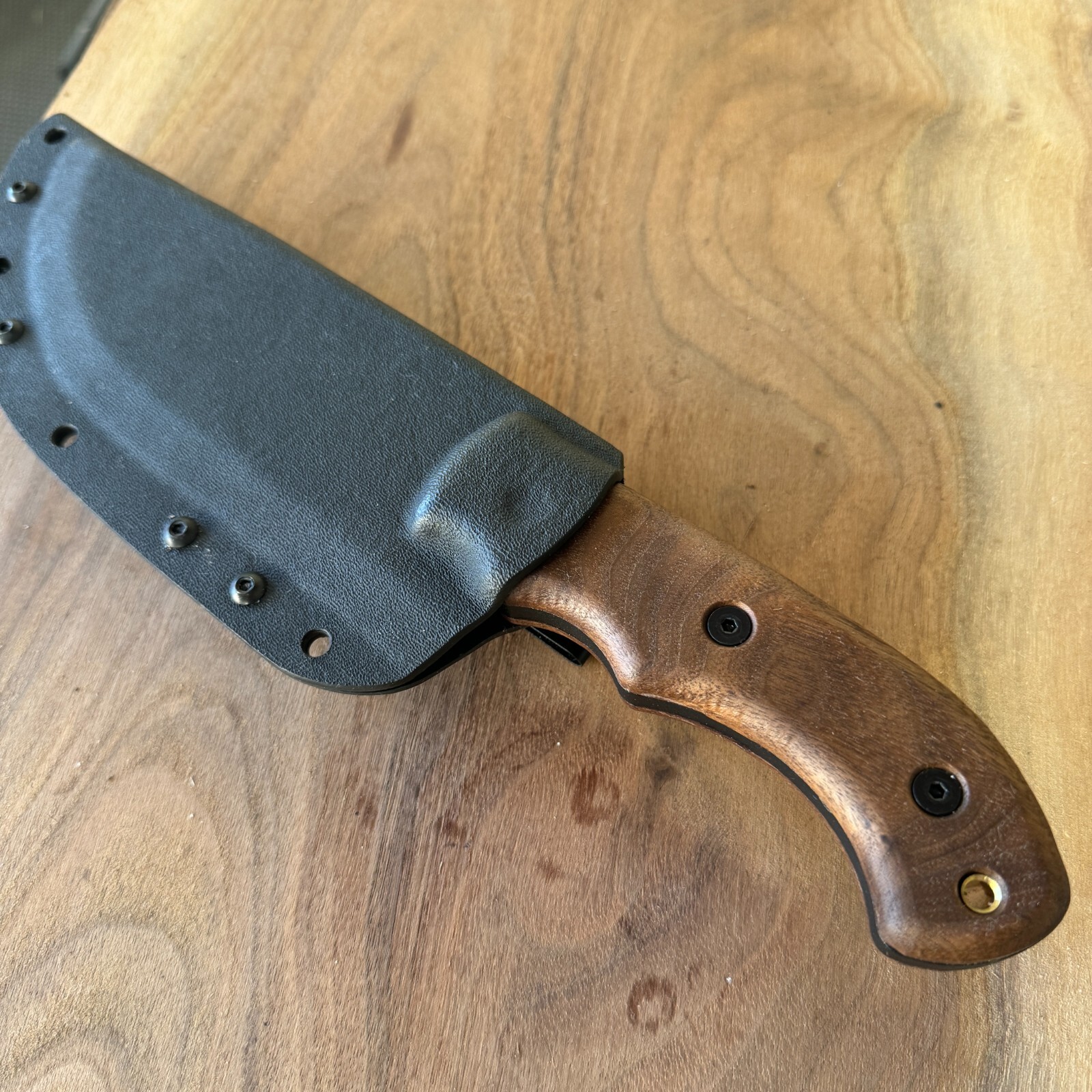 Walnut scales compatible with TOPS Tom Brown Tracker knife