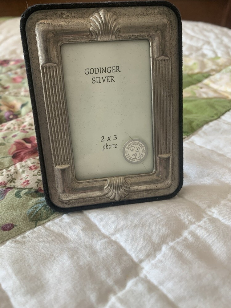 Vintage Godinger Silver Plated 2” x 3” Self Standing Photograph Frame