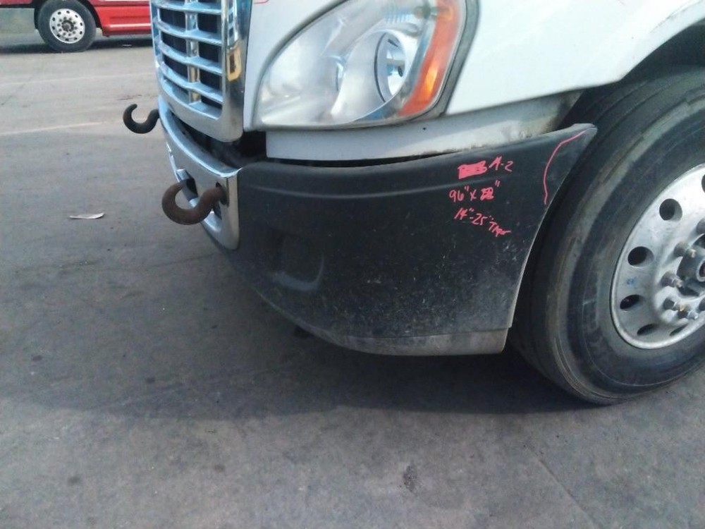 For 2011 FREIGHTLINER CASCADIA 113 BUMPER , OH